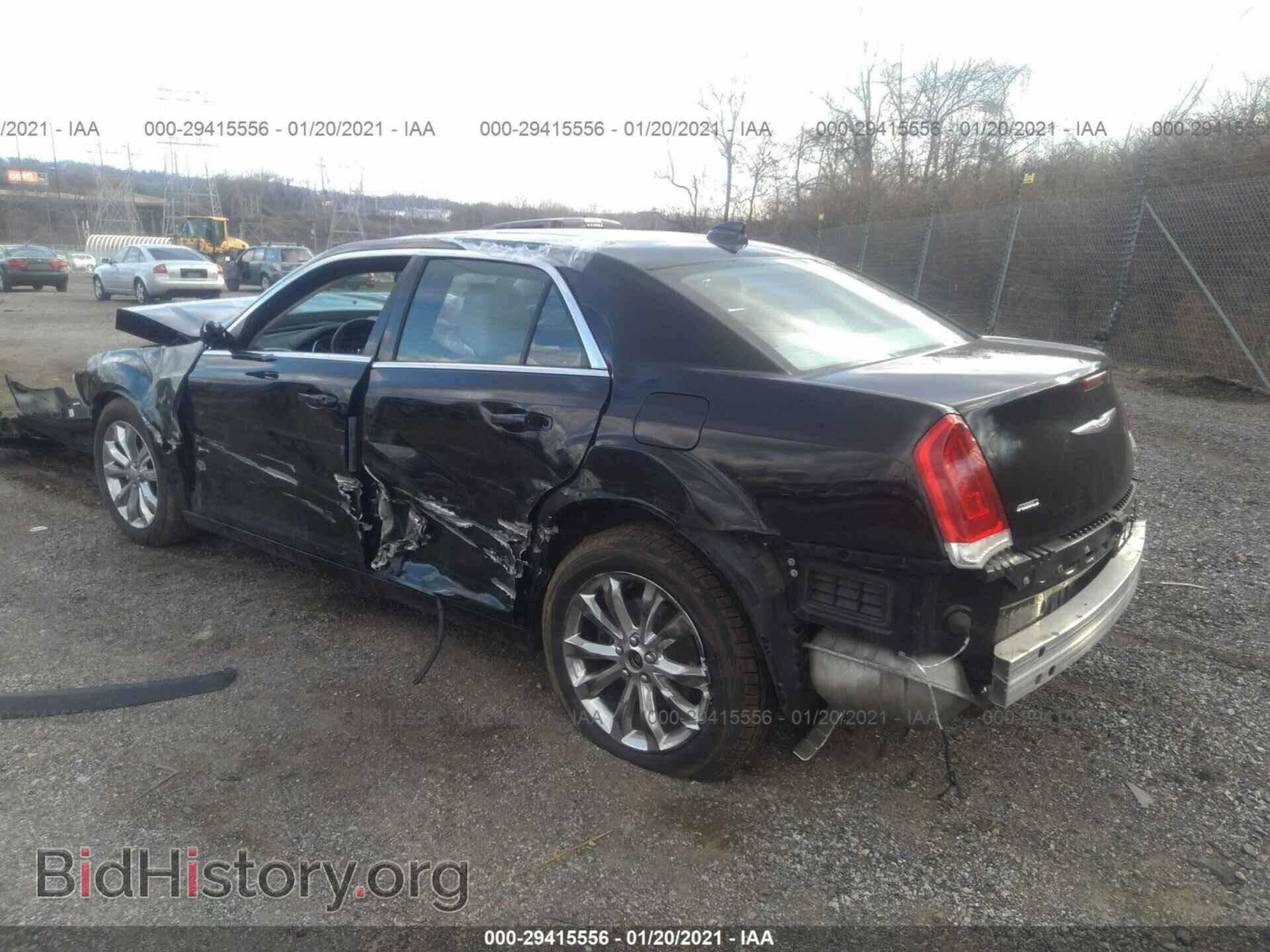 2016 CHRYSLER 300 - VIN: 2C3CCARG9GH304920 - Фото 3