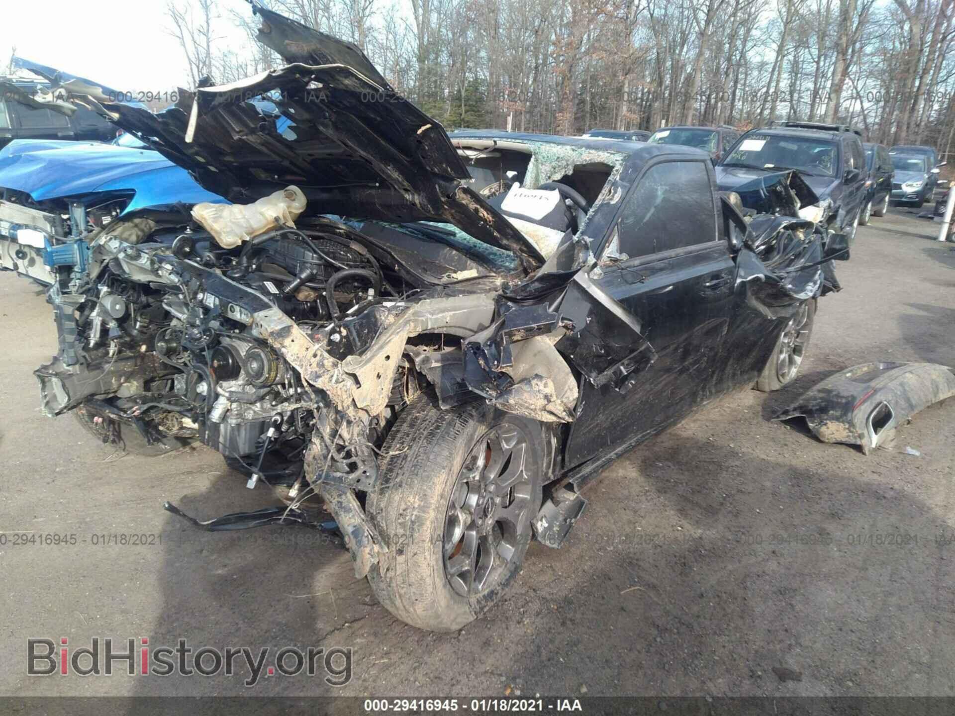 2018 CHRYSLER 300 - VIN: 2C3CCARG9JH276088 - Фото 2