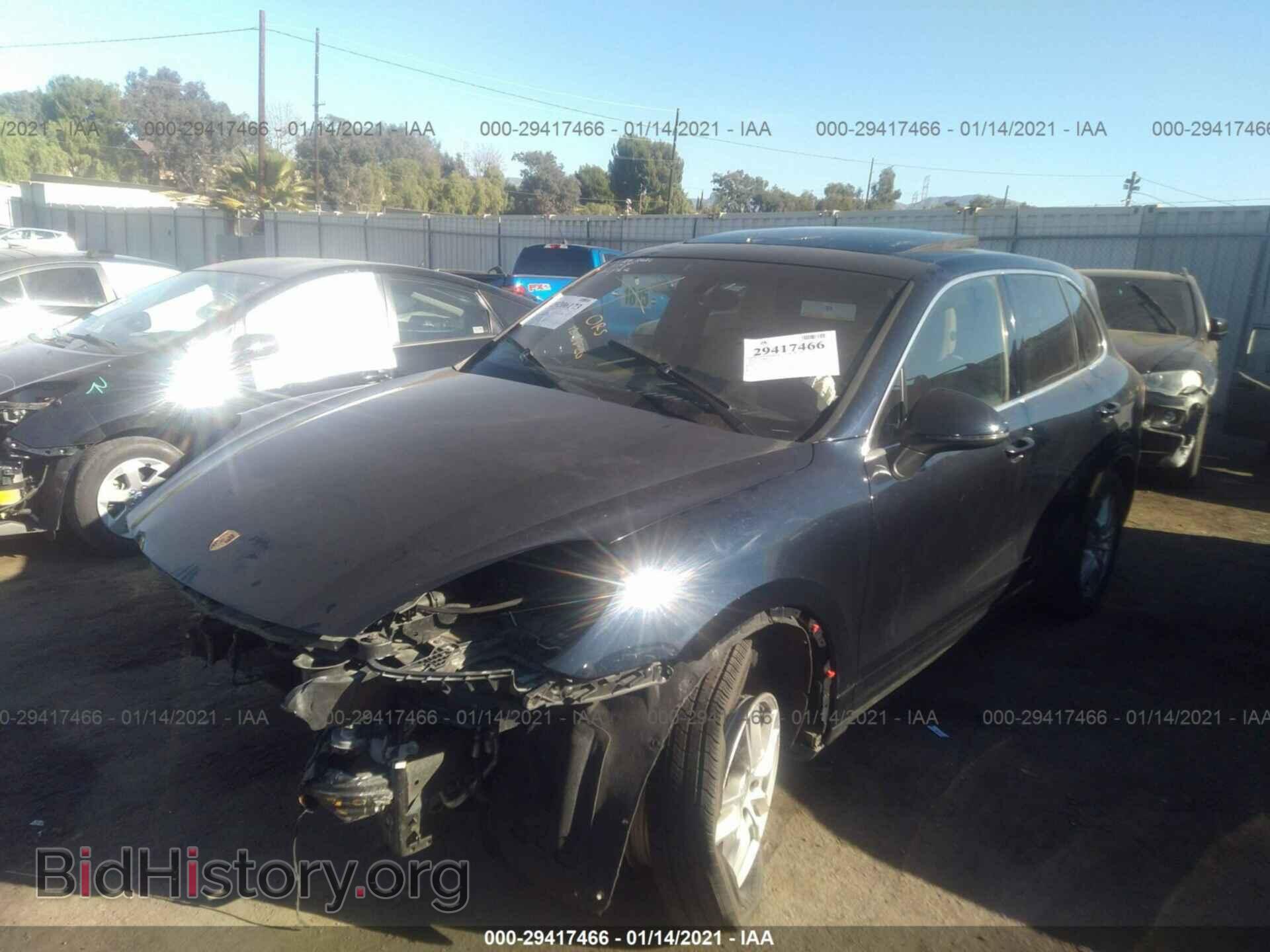 2016 PORSCHE CAYENNE - VIN: WP1AA2A28GLA08898 - Photo 2