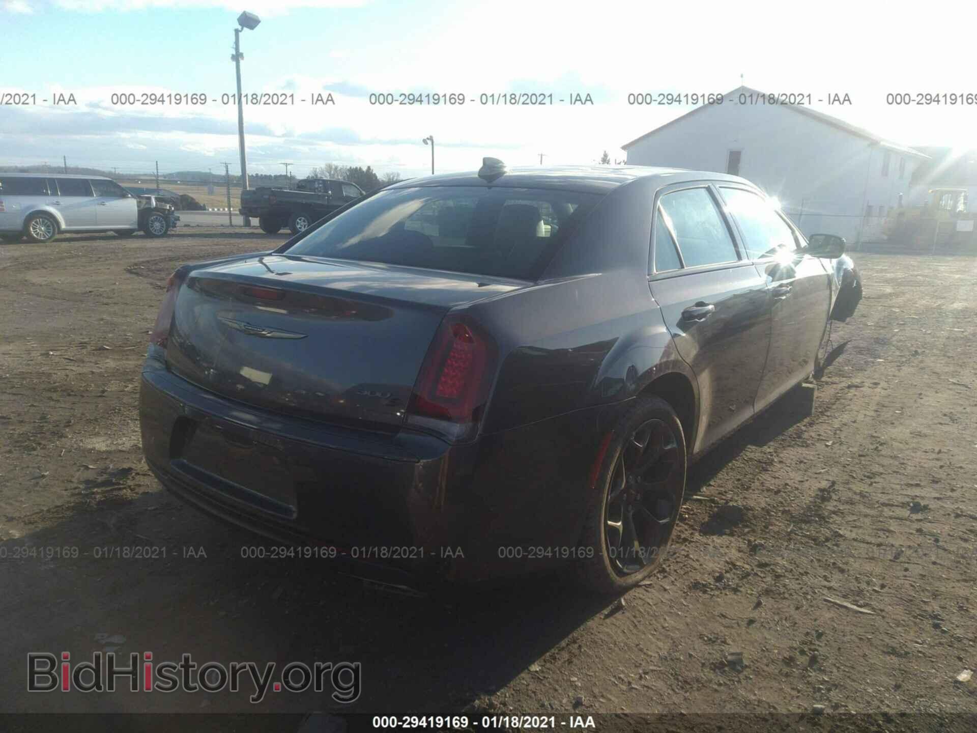 2016 CHRYSLER 300 - VIN: 2C3CCABGXGH320960 - Фото 4