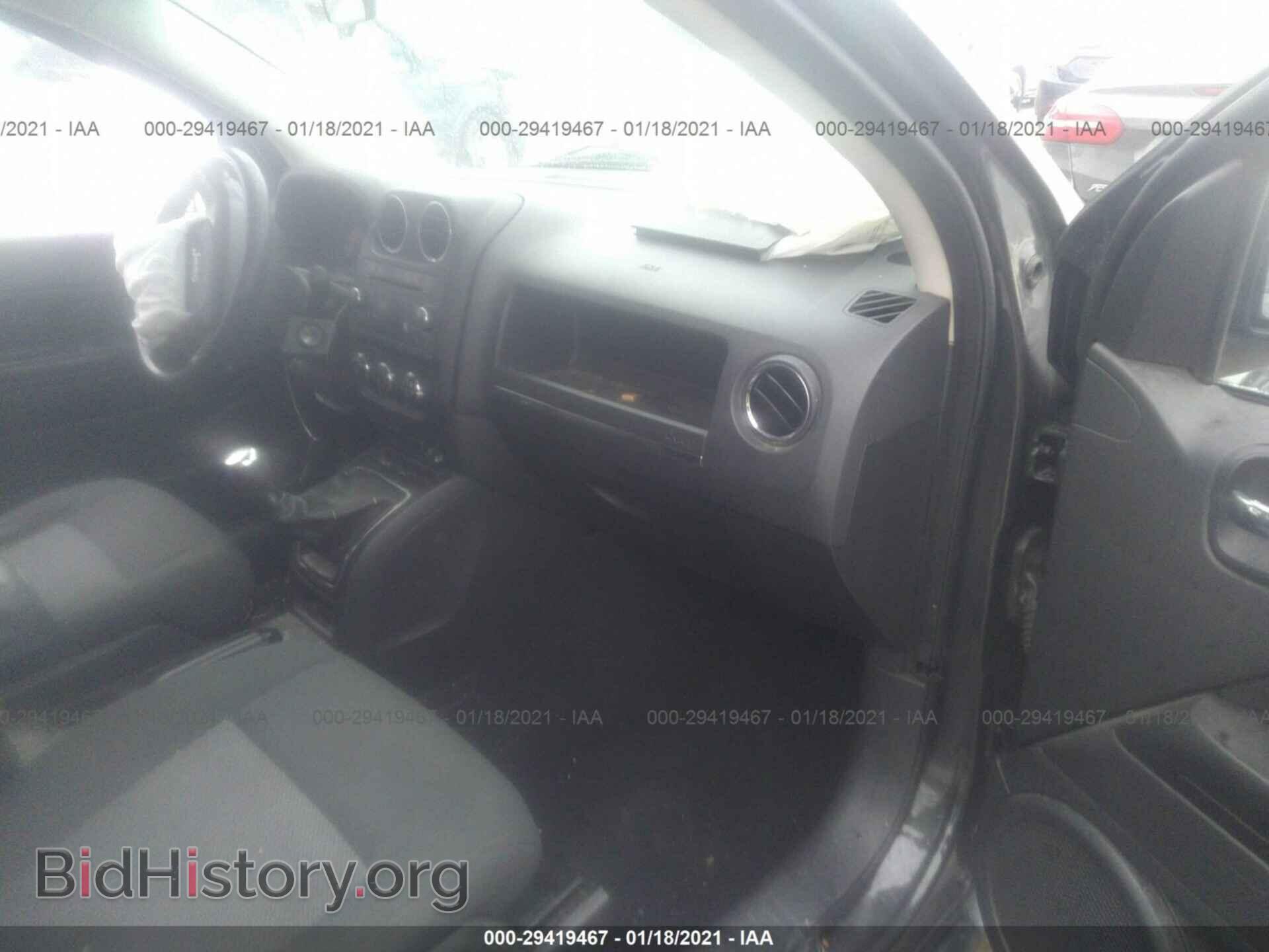 2010 JEEP COMPASS - VIN: 1J4NT1FB4AD647453 - Фото 5