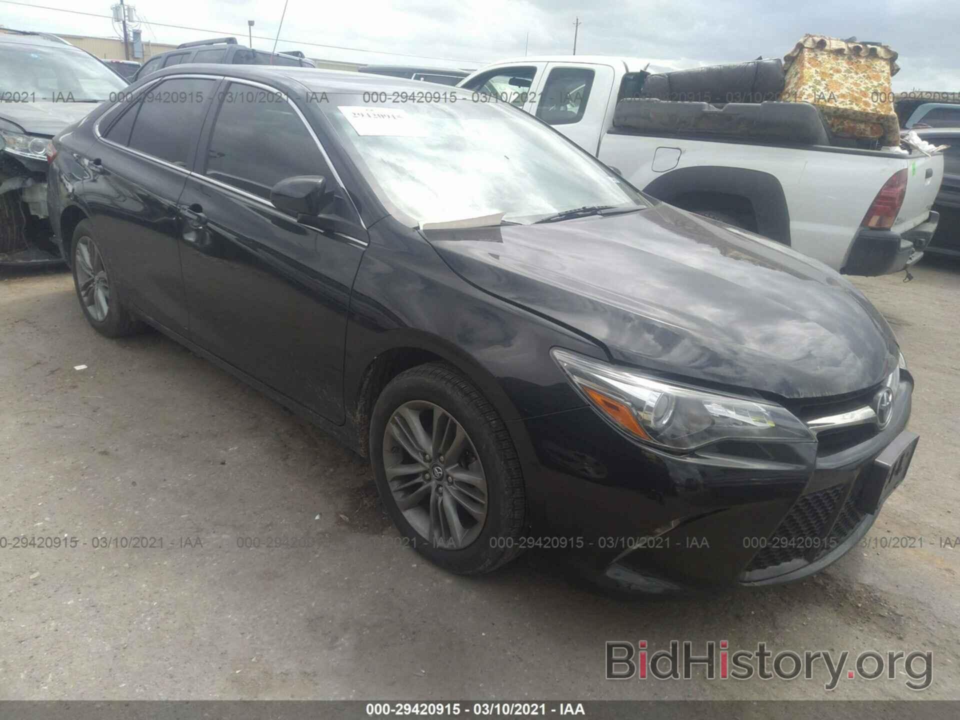 Photo 4T1BF1FK9HU387203 - TOYOTA CAMRY 2017