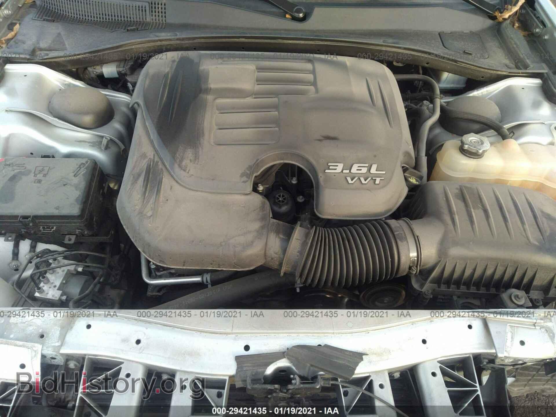 2019 CHRYSLER 300 - VIN: 2C3CCAAG7KH679144 - Фото 10