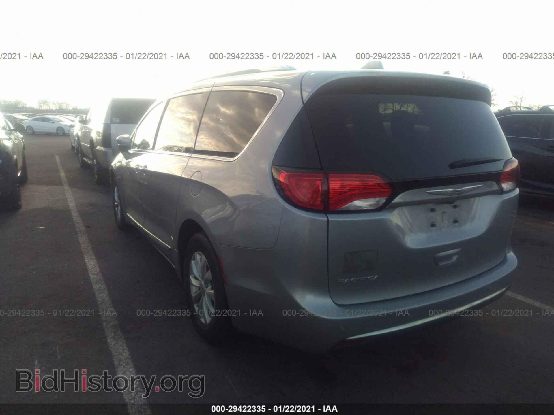 2018 CHRYSLER PACIFICA - VIN: 2C4RC1BG9JR355075 - Фото 3