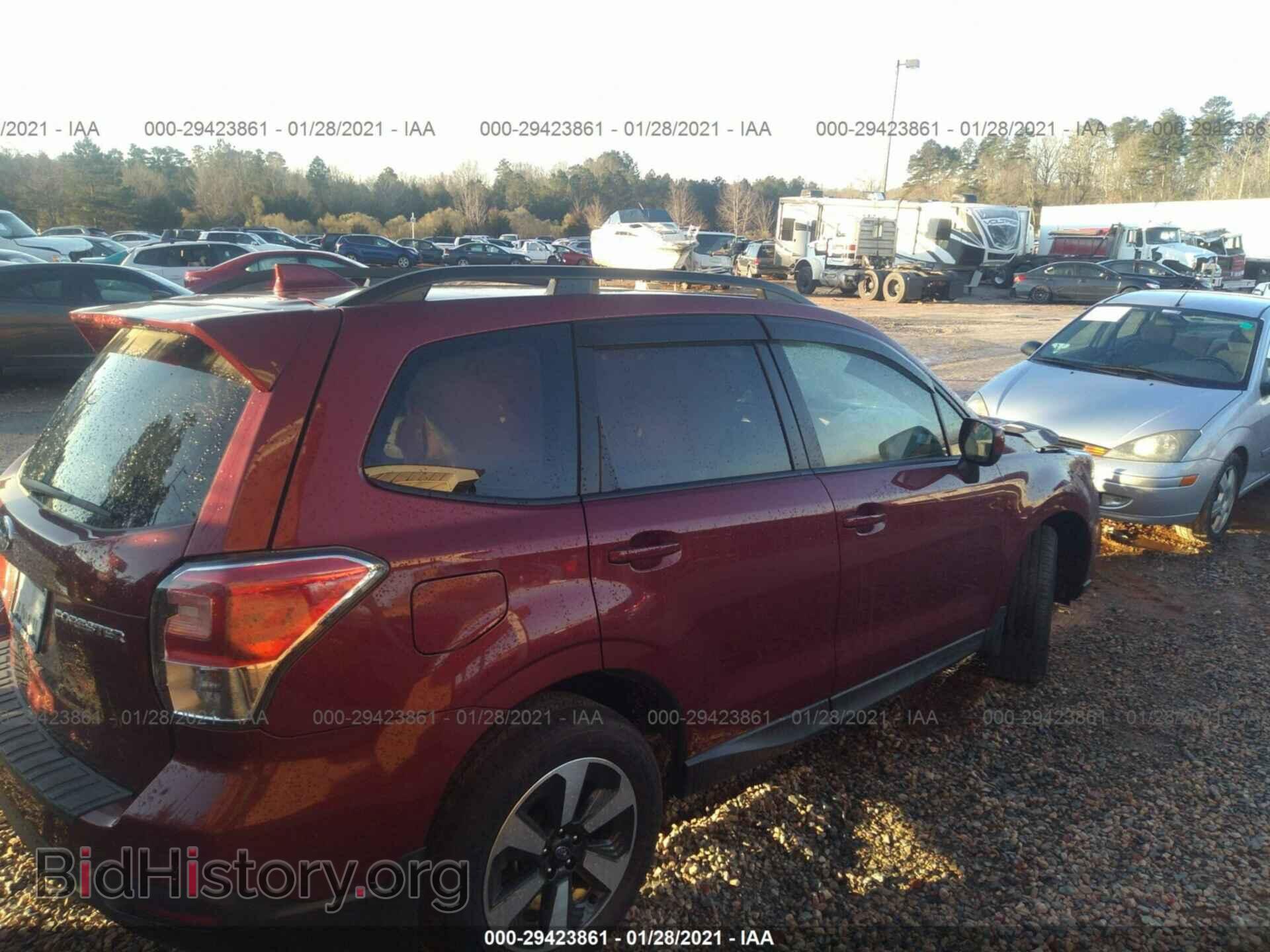 2018 SUBARU FORESTER - VIN: JF2SJAGC4JH454302 - Фото 3