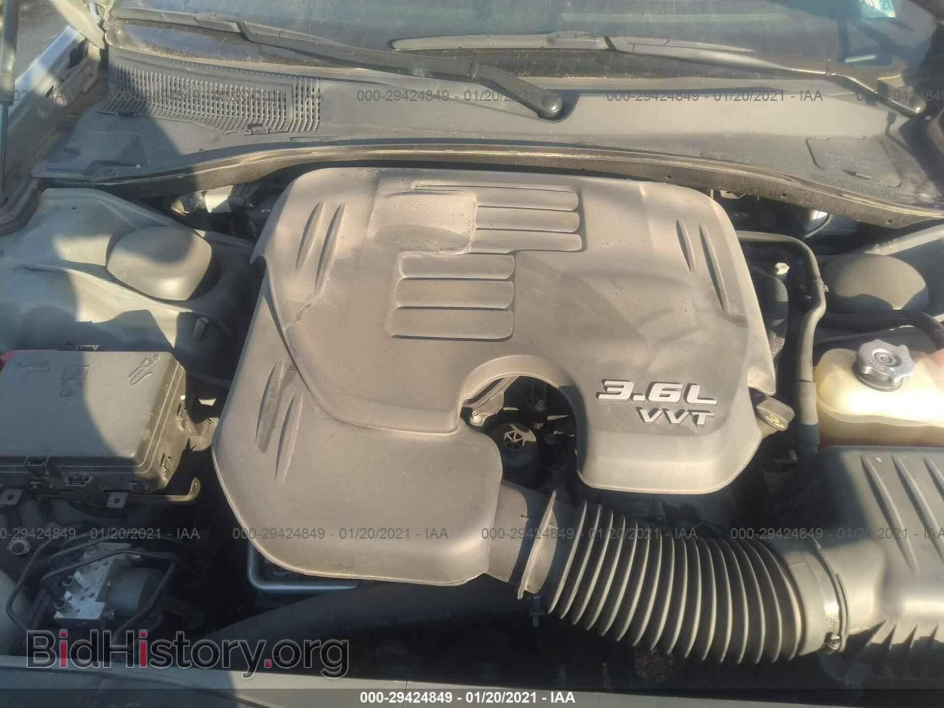 2018 CHRYSLER 300 - VIN: 2C3CCABG6JH190747 - Фото 10