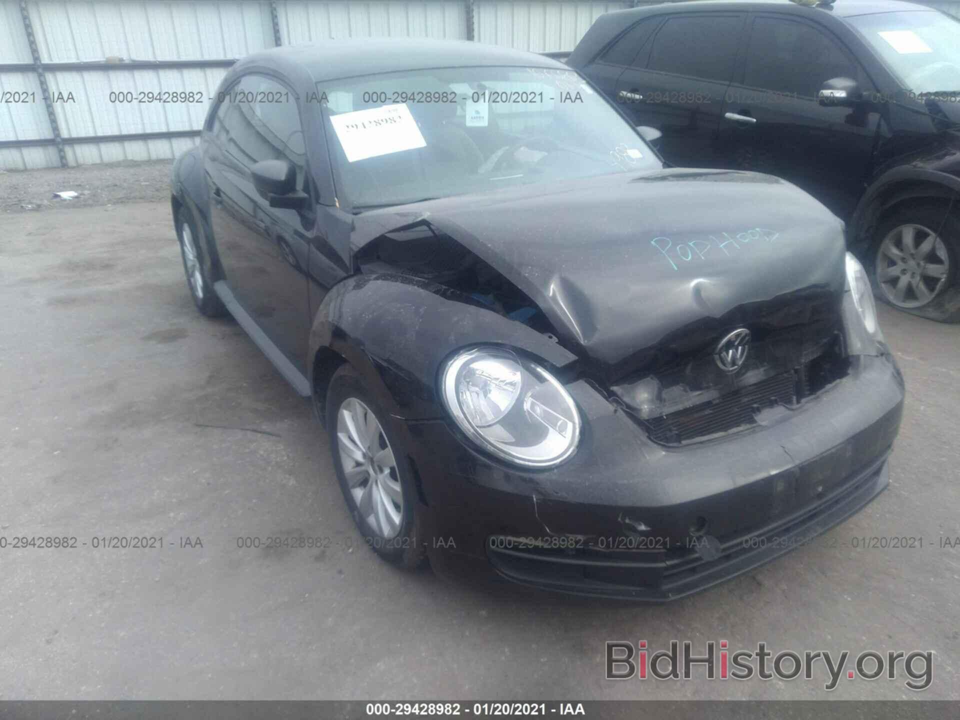 Photo 3VWF17AT1FM604989 - VOLKSWAGEN BEETLE COUPE 2015