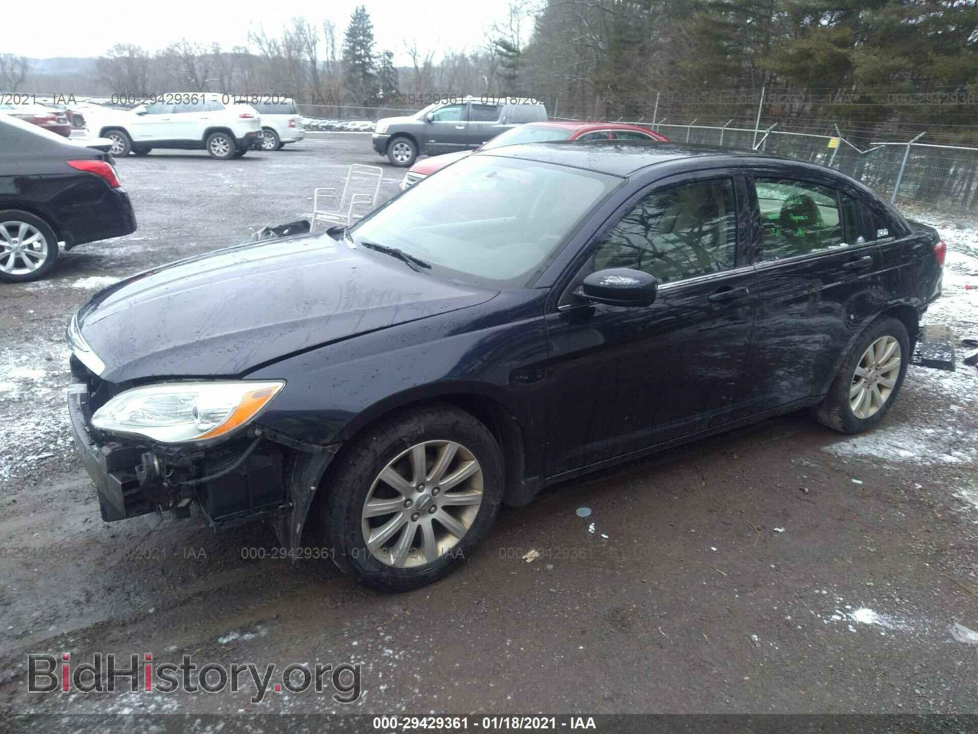2011 CHRYSLER 200 - VIN: 1C3BC1FB5BN576336 - Photo 2