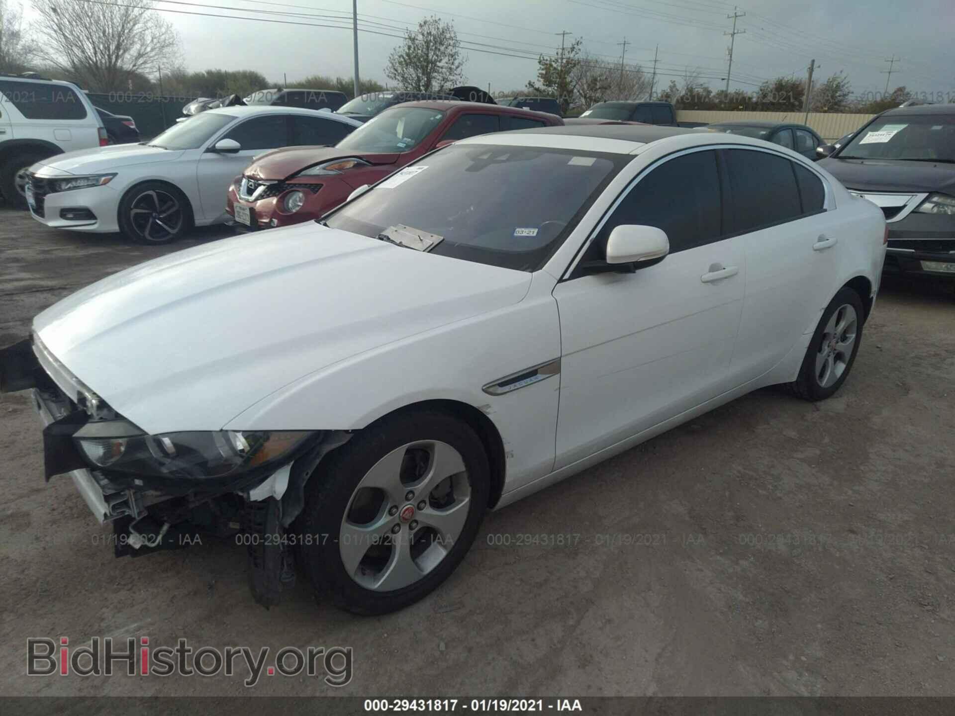 2017 JAGUAR XE - VIN: SAJAR4BG1HA978736 - Фото 2