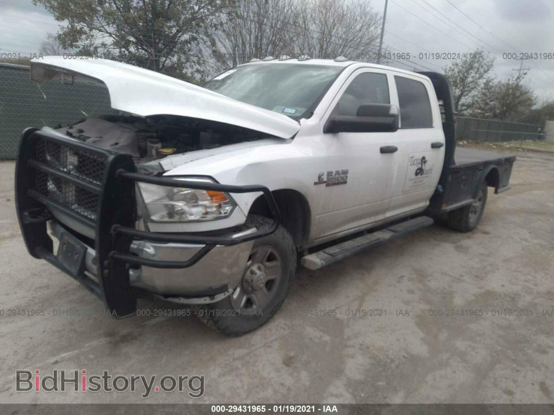 2018 RAM 3500 CHASSIS CAB - VIN: 3C7WRDBLXJG215139 - Фото 2