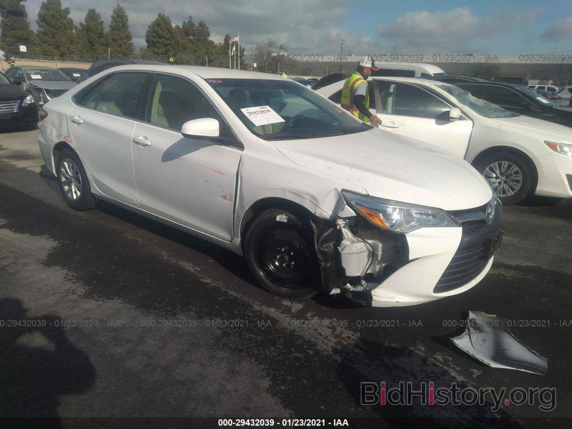 Photo 4T1BF1FK7HU645296 - TOYOTA CAMRY 2017