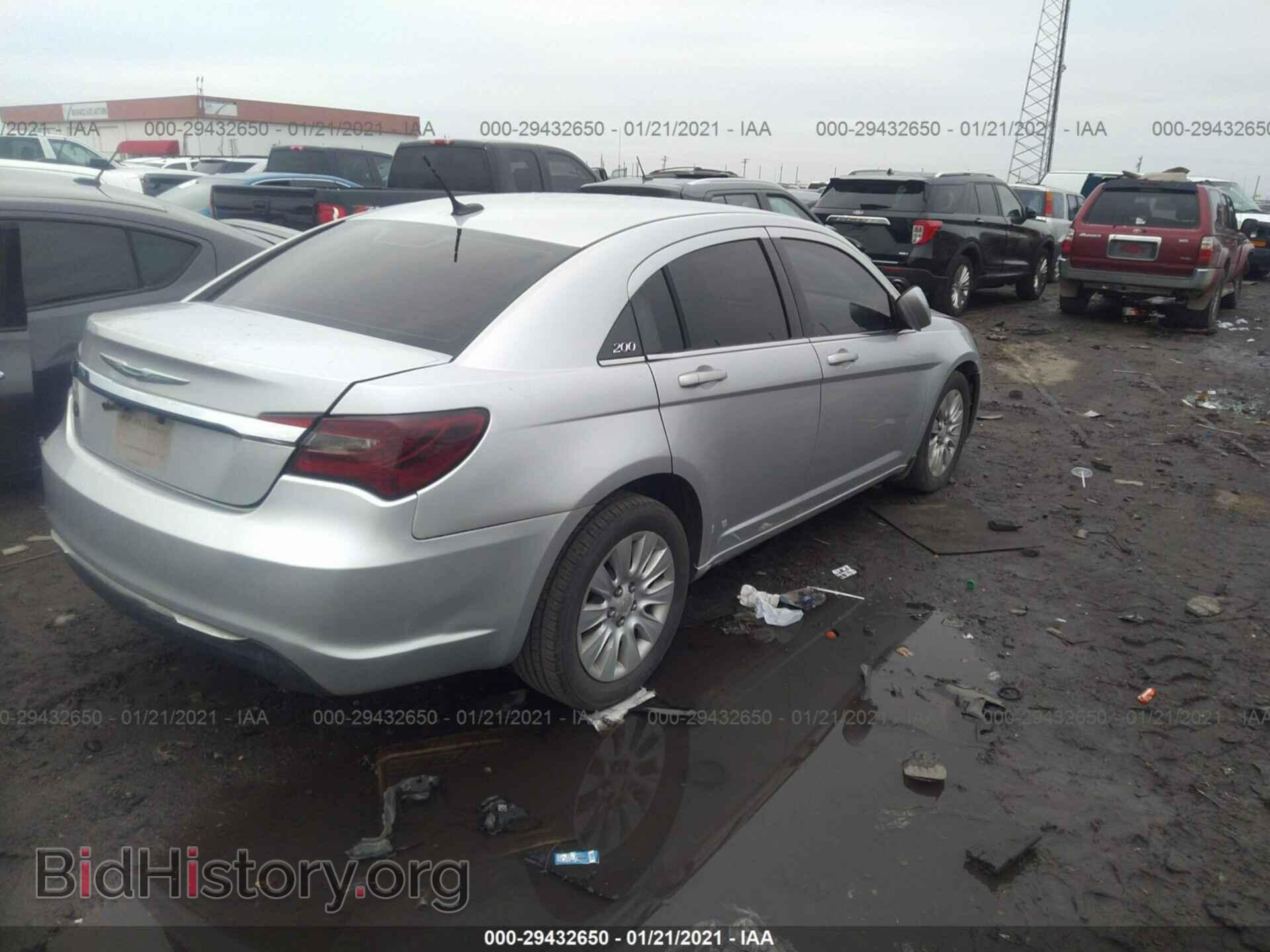 2012 CHRYSLER 200 - VIN: 1C3CCBAB8CN223057 - Фото 4