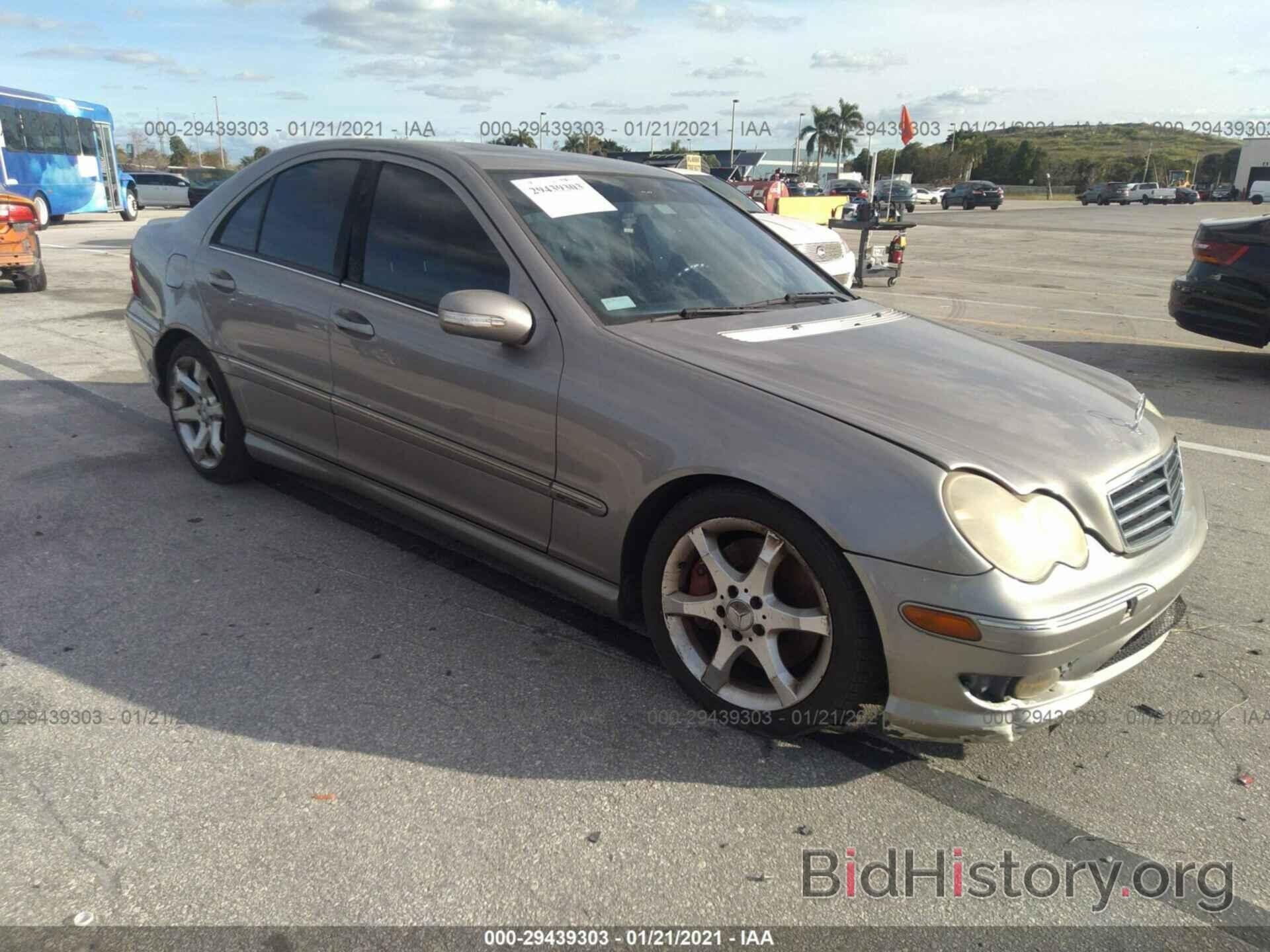 Photo WDBRF52H37F916540 - MERCEDES-BENZ C-CLASS 2007