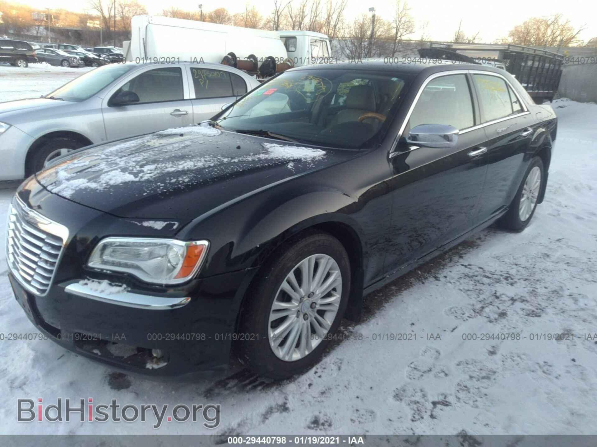2012 CHRYSLER 300 - VIN: 2C3CCAHG7CH134200 - Фото 2