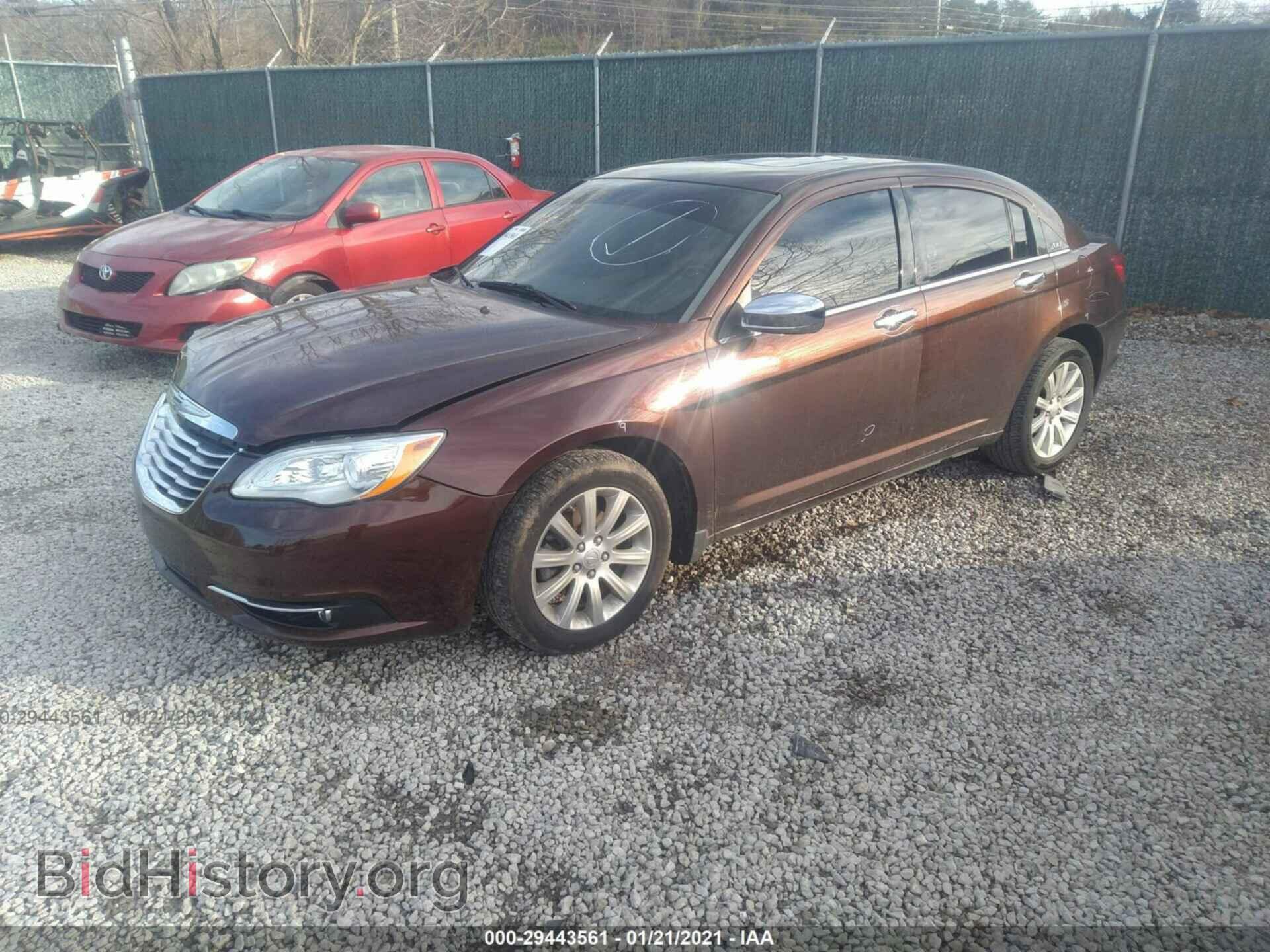 2013 CHRYSLER 200 - VIN: 1C3CCBCG5DN571036 - Фото 2