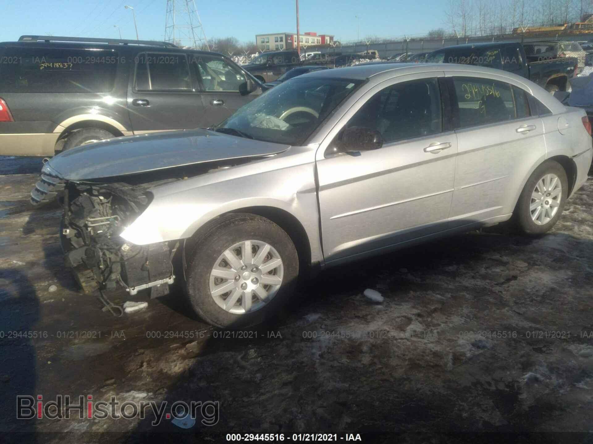 2010 CHRYSLER SEBRING - VIN: 1C3CC4FB5AN154166 - Фото 2