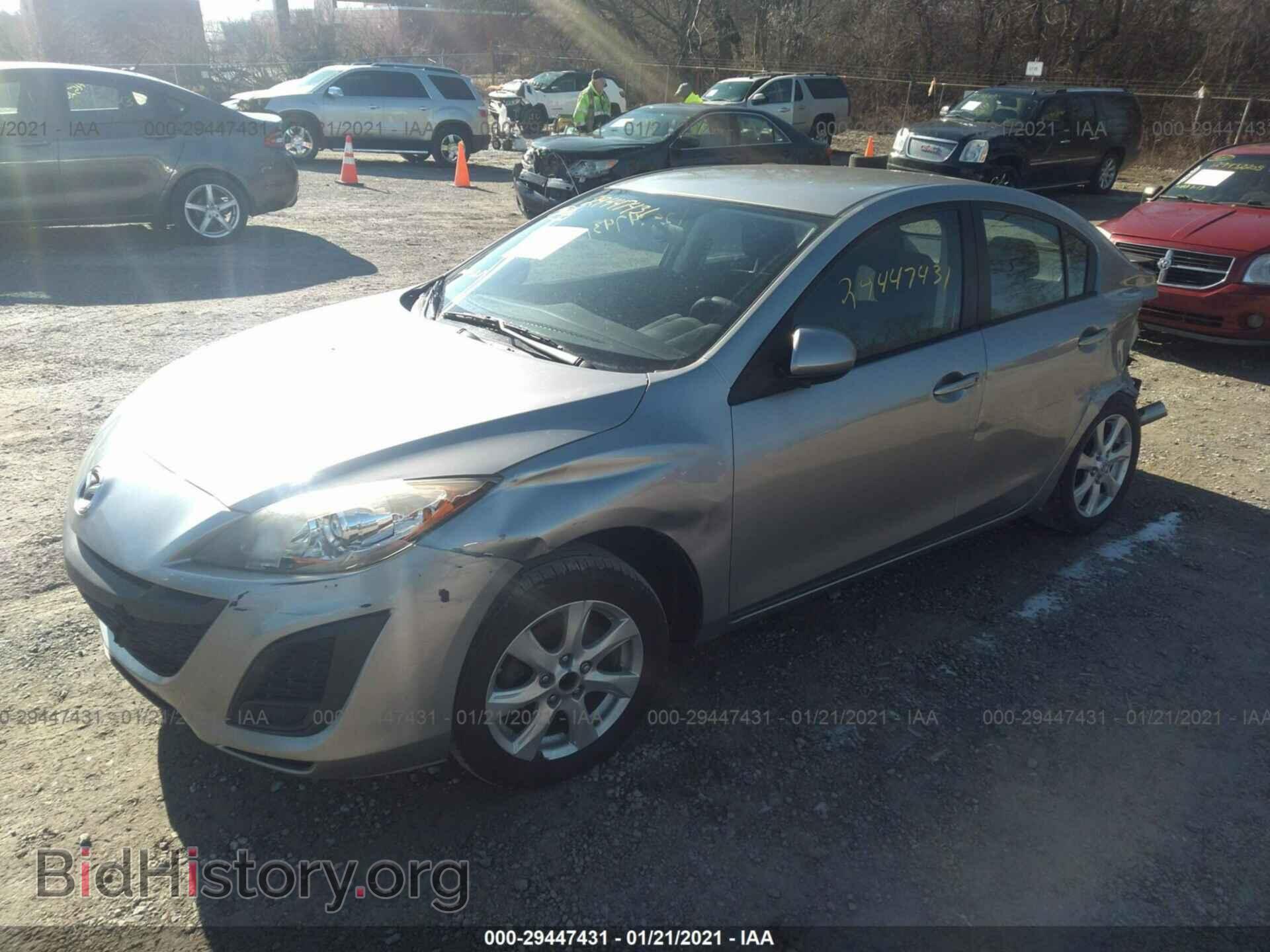 2011 MAZDA MAZDA3 - VIN: JM1BL1VF9B1368144 - Фото 2
