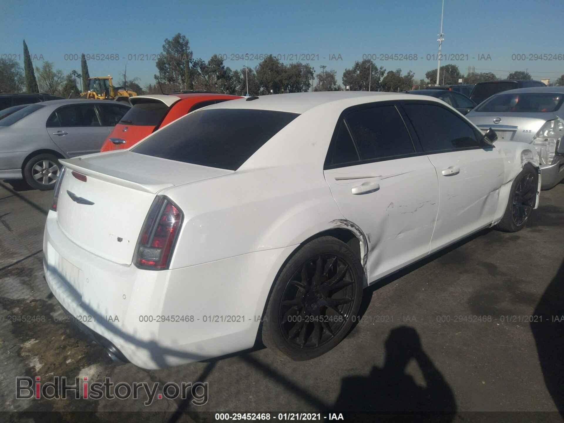 2014 CHRYSLER 300 - VIN: 2C3CCAFJ2EH311737 - Фото 4
