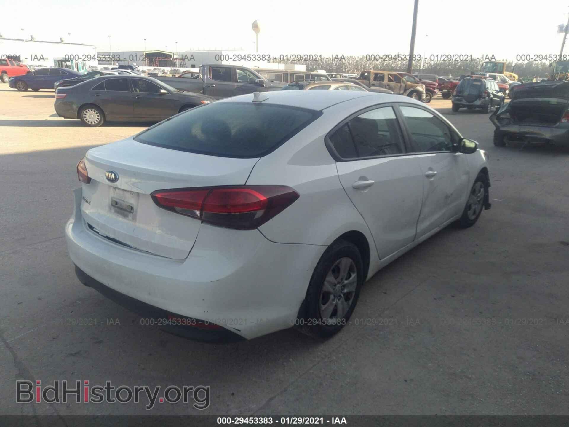 2017 KIA FORTE - VIN: 3KPFK4A79HE121300 - Фото 4