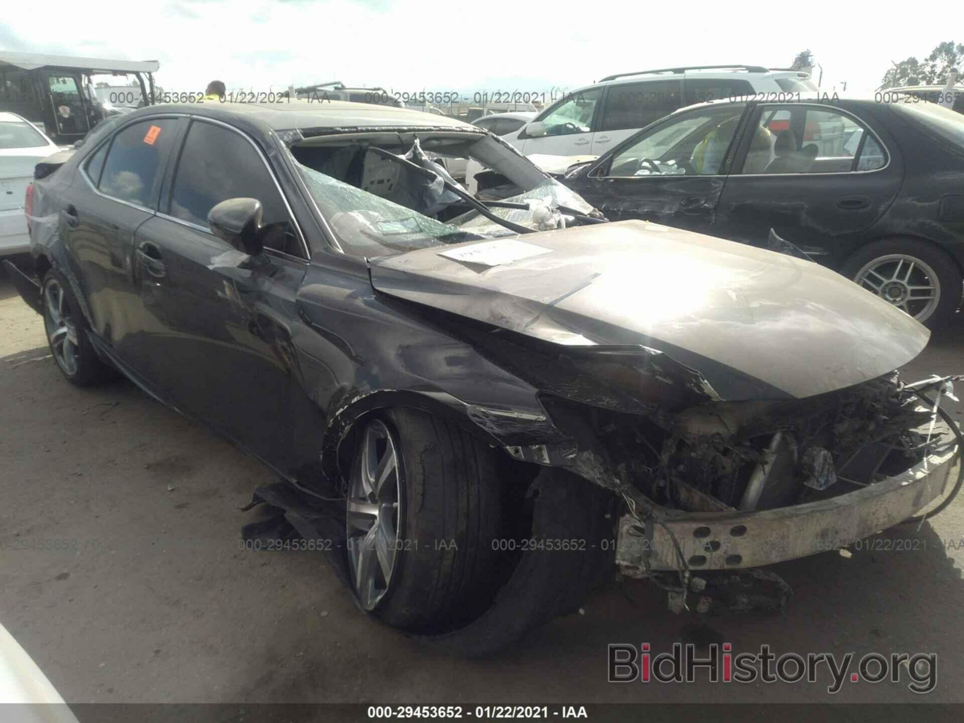 Photo JTHBA1D25H5050820 - LEXUS IS 2017