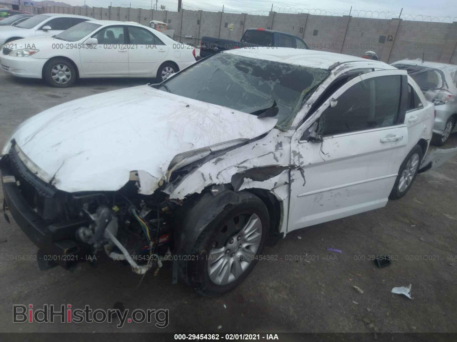 2012 CHRYSLER 200 - VIN: 1C3CCBAB9CN248629 - Фото 2