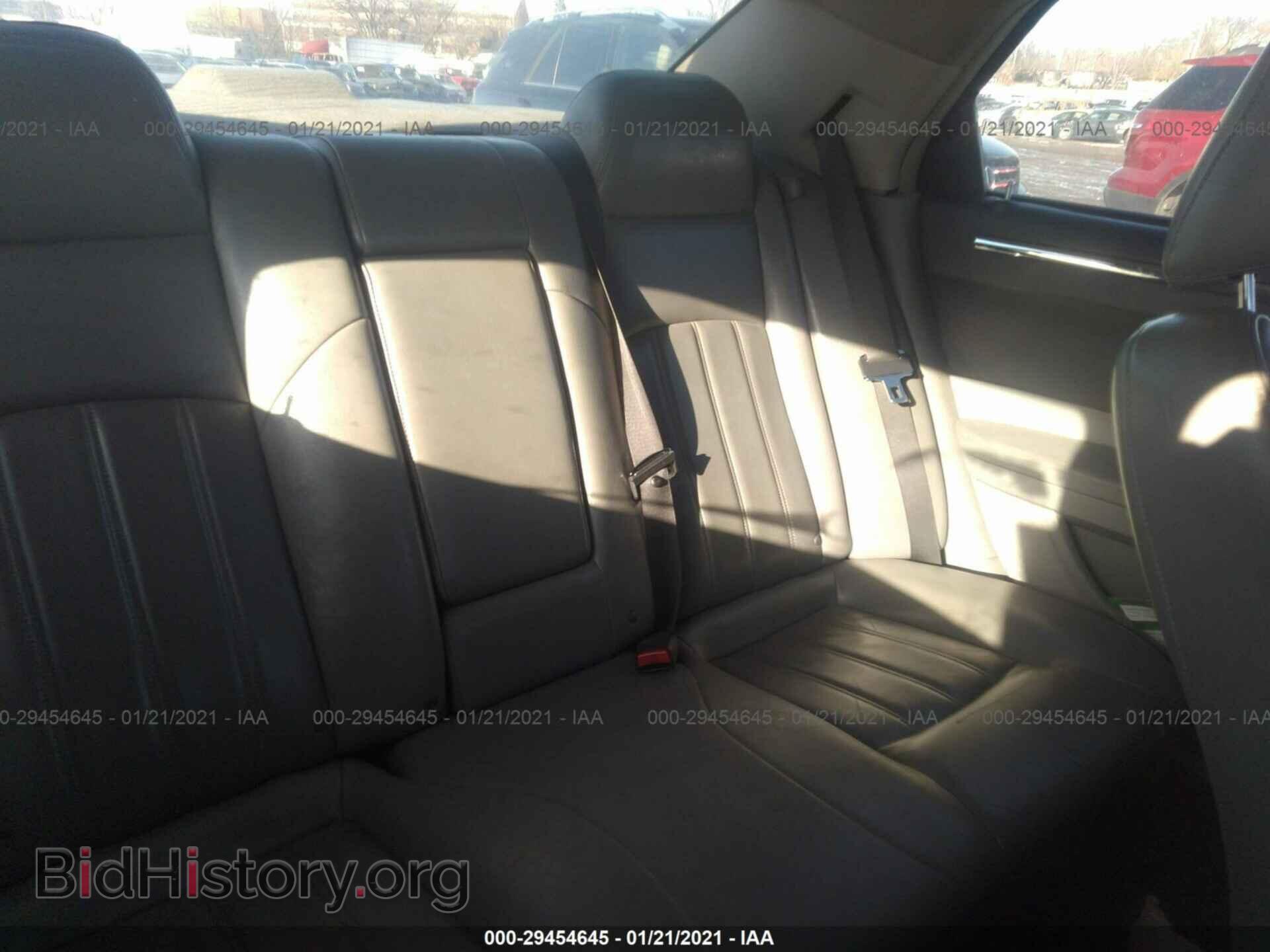 2007 CHRYSLER 300 - VIN: 2C3KA63H87H889232 - Фото 8