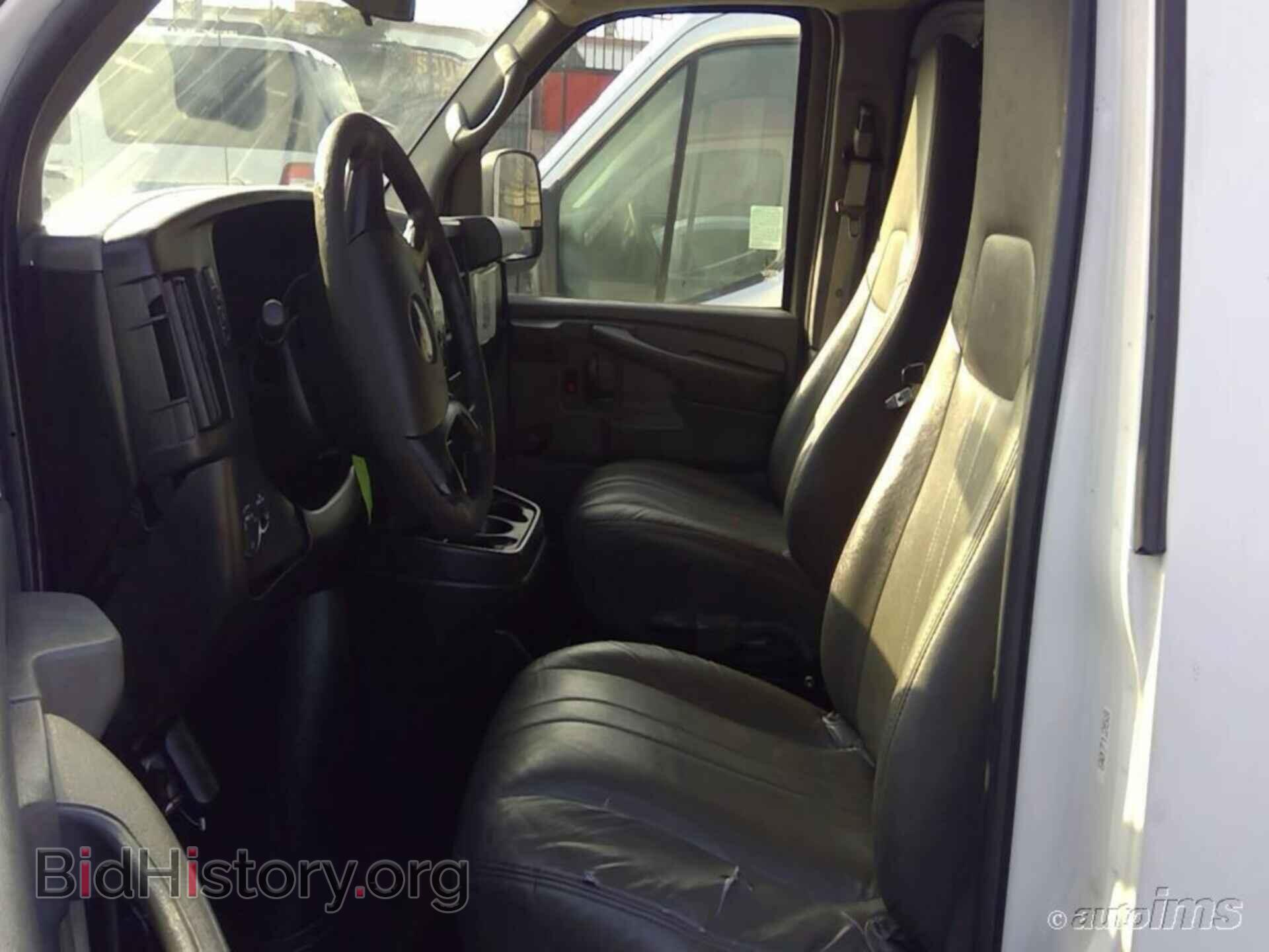 2010 CHEVROLET EXPRESS CARGO VAN - VIN: 1GCUGADX2A1136006 - Фото 6