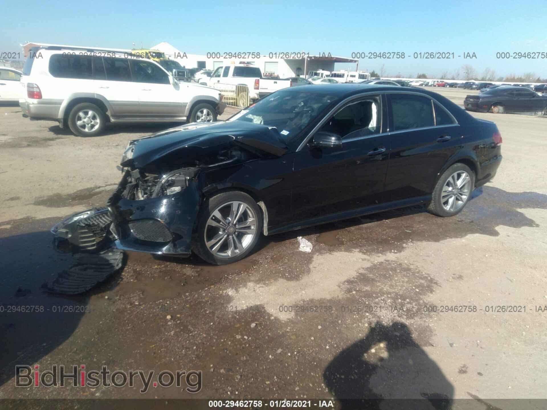 2016 MERCEDES-BENZ E-CLASS - VIN: WDDHF5KB3GB227989 - Фото 2