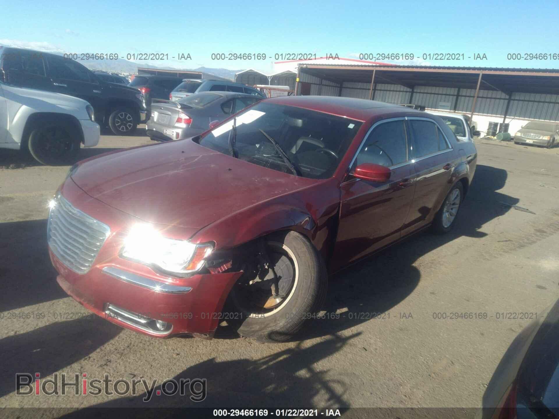 2013 CHRYSLER 300 - VIN: 2C3CCAAG1DH657269 - Photo 2