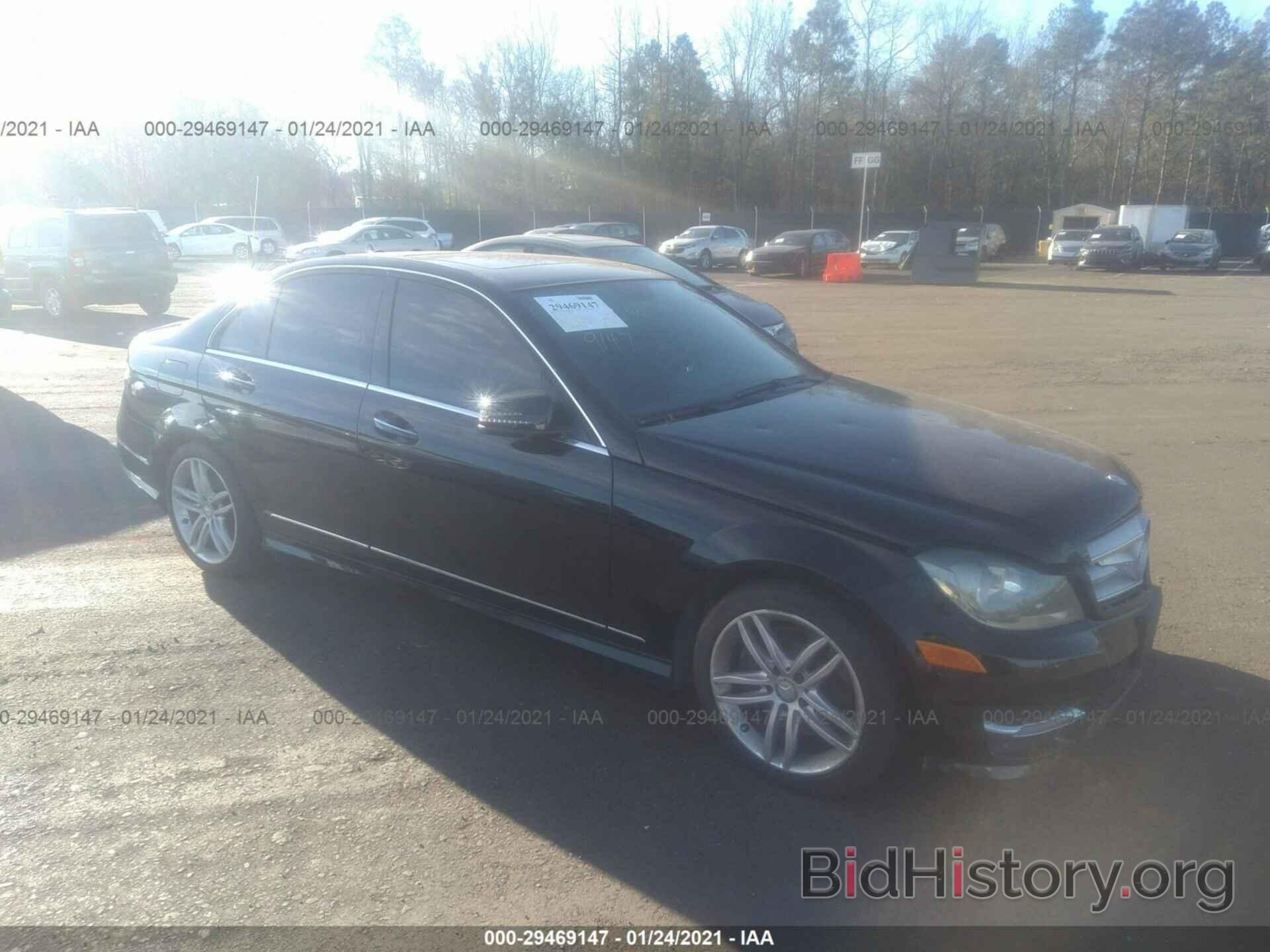 Photo WDDGF8AB6DG078426 - MERCEDES-BENZ C-CLASS 2013