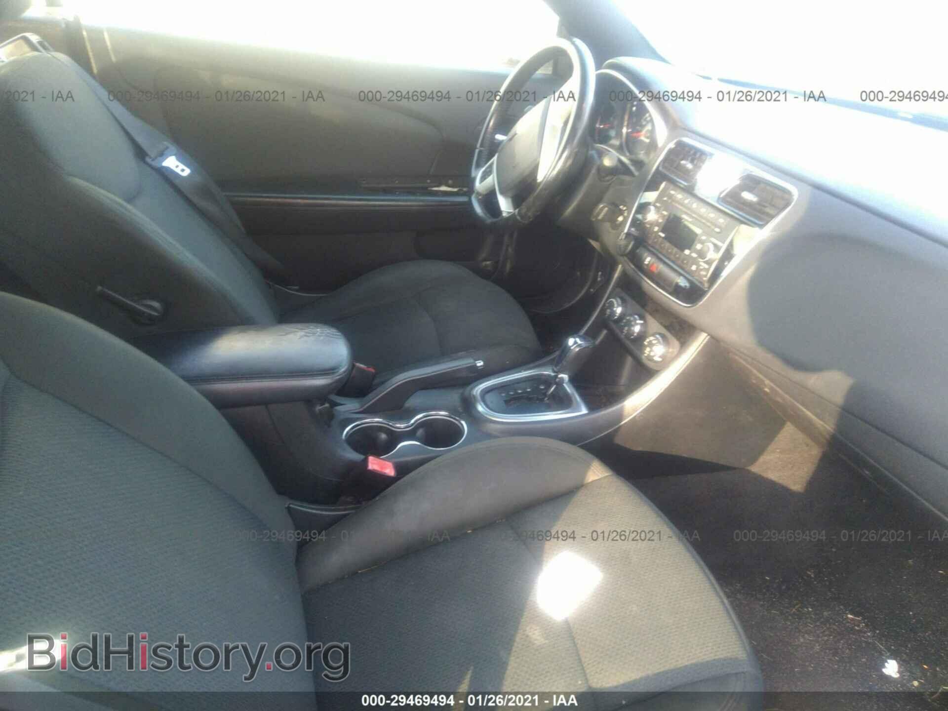 2011 CHRYSLER 200 - VIN: 1C3BC2EB8BN586155 - Фото 5