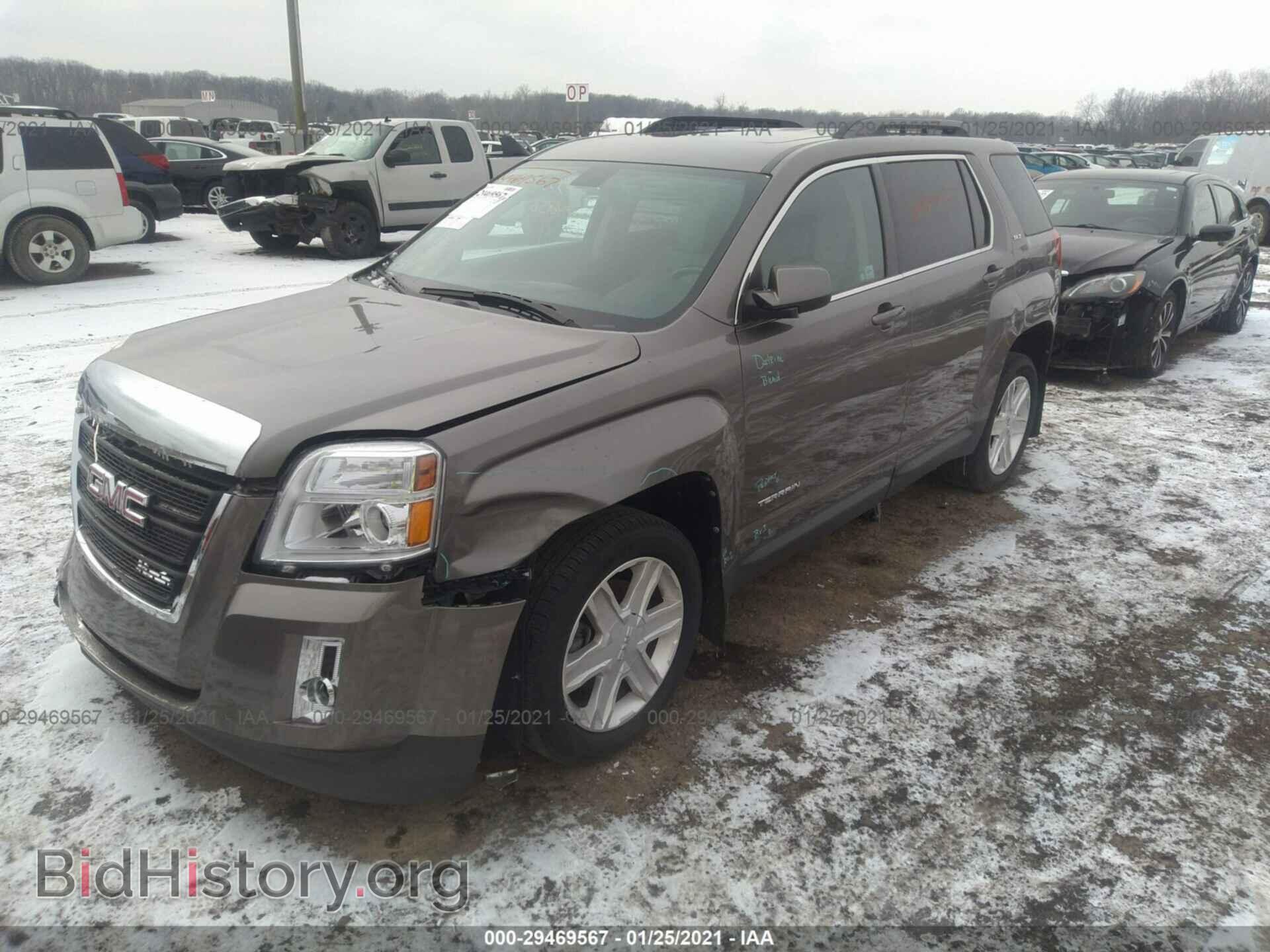 2011 GMC TERRAIN - VIN: 2CTFLUE52B6332355 - Photo 2