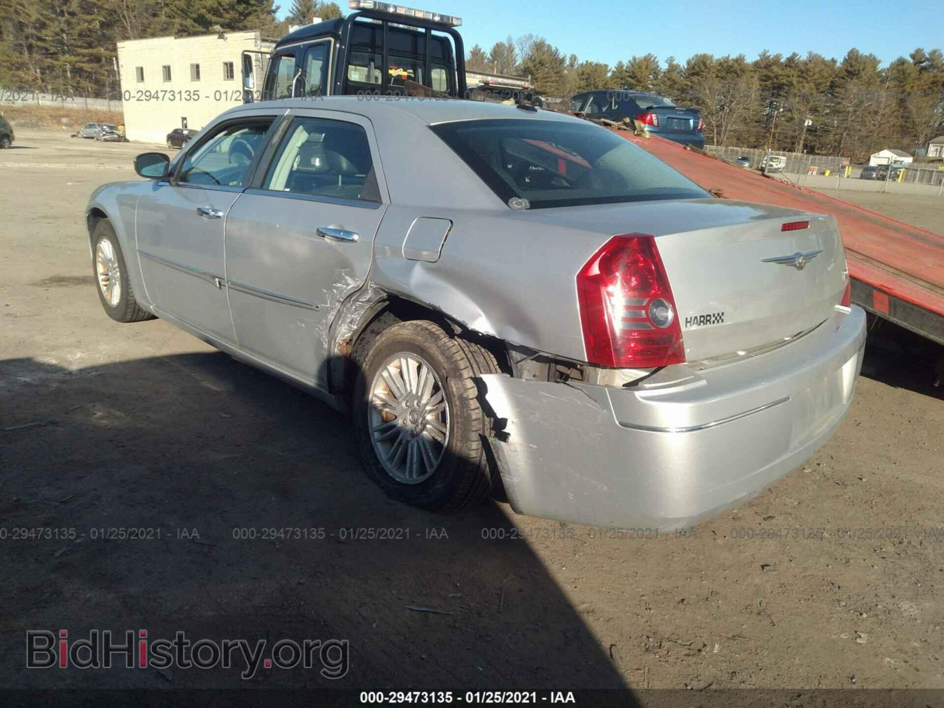 2010 CHRYSLER 300 - VIN: 2C3CA5CV1AH309122 - Фото 3