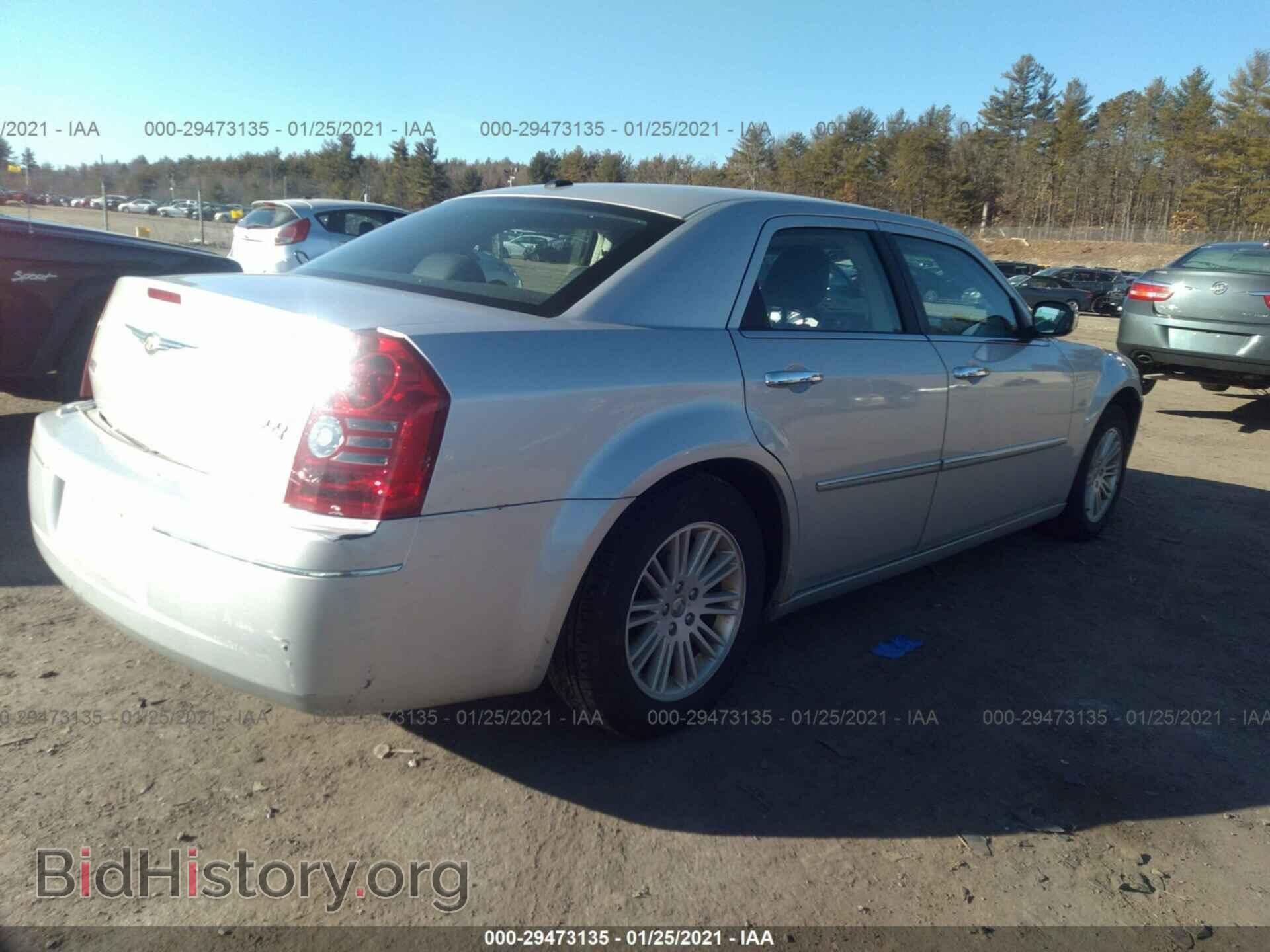 2010 CHRYSLER 300 - VIN: 2C3CA5CV1AH309122 - Фото 4