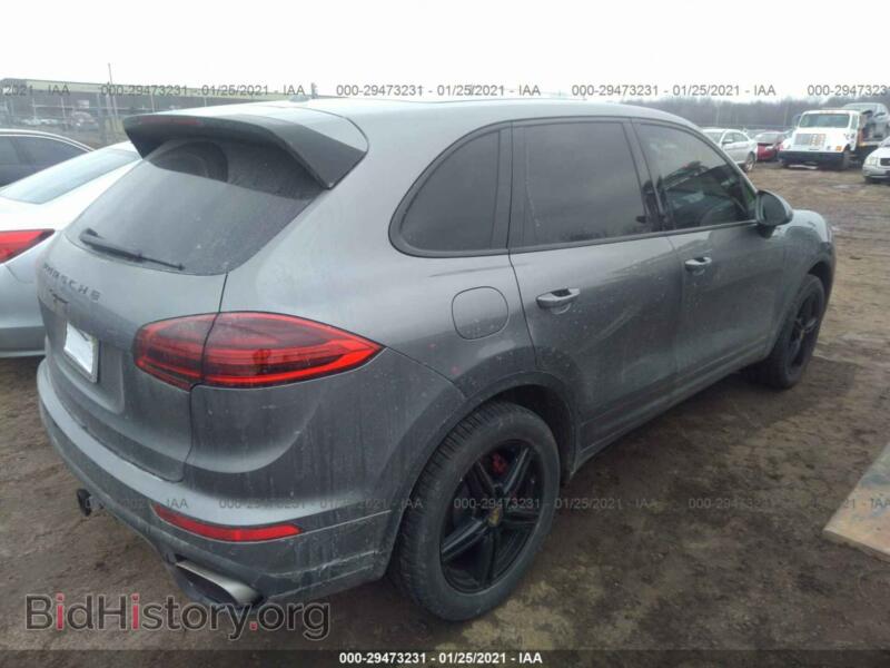 2016 Porsche CAYENNE (VIN WP1AA2A22GKA16131) — фото 4 из 11