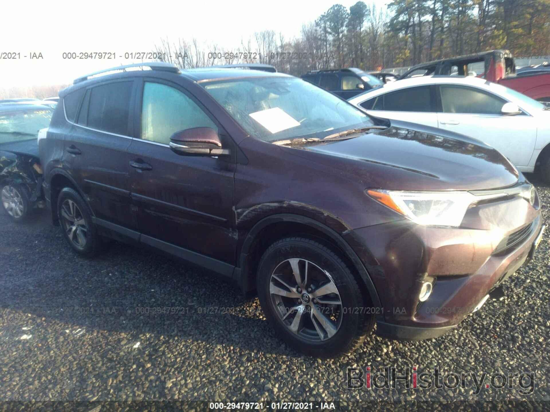 Photo 2T3RFREV5JW762509 - TOYOTA RAV4 2018