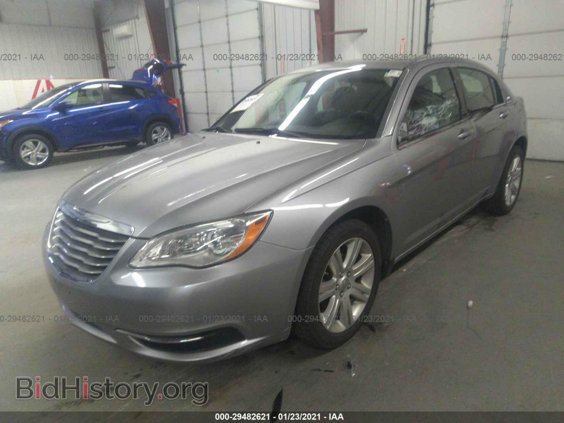2013 CHRYSLER 200 - VIN: 1C3CCBBB3DN611796 - Фото 2