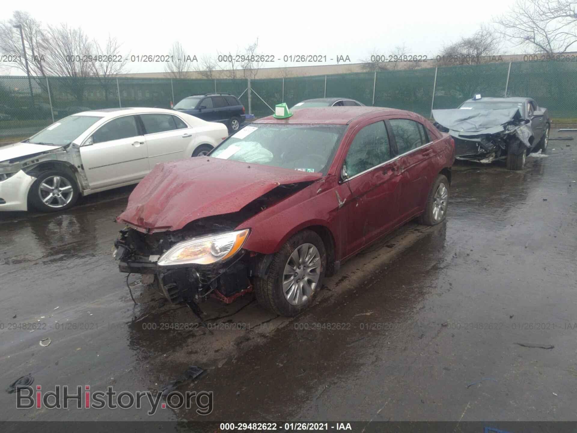 2013 CHRYSLER 200 - VIN: 1C3CCBAB6DN733666 - Фото 2