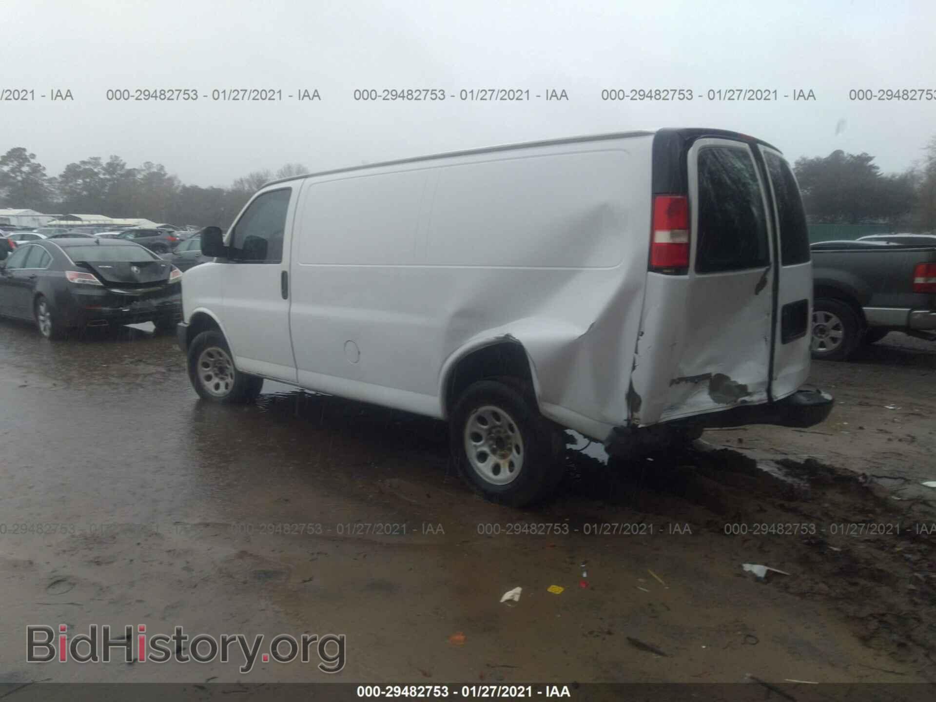 2011 CHEVROLET EXPRESS CARGO VAN - VIN: 1GCSGAFX1B1174834 - Фото 3