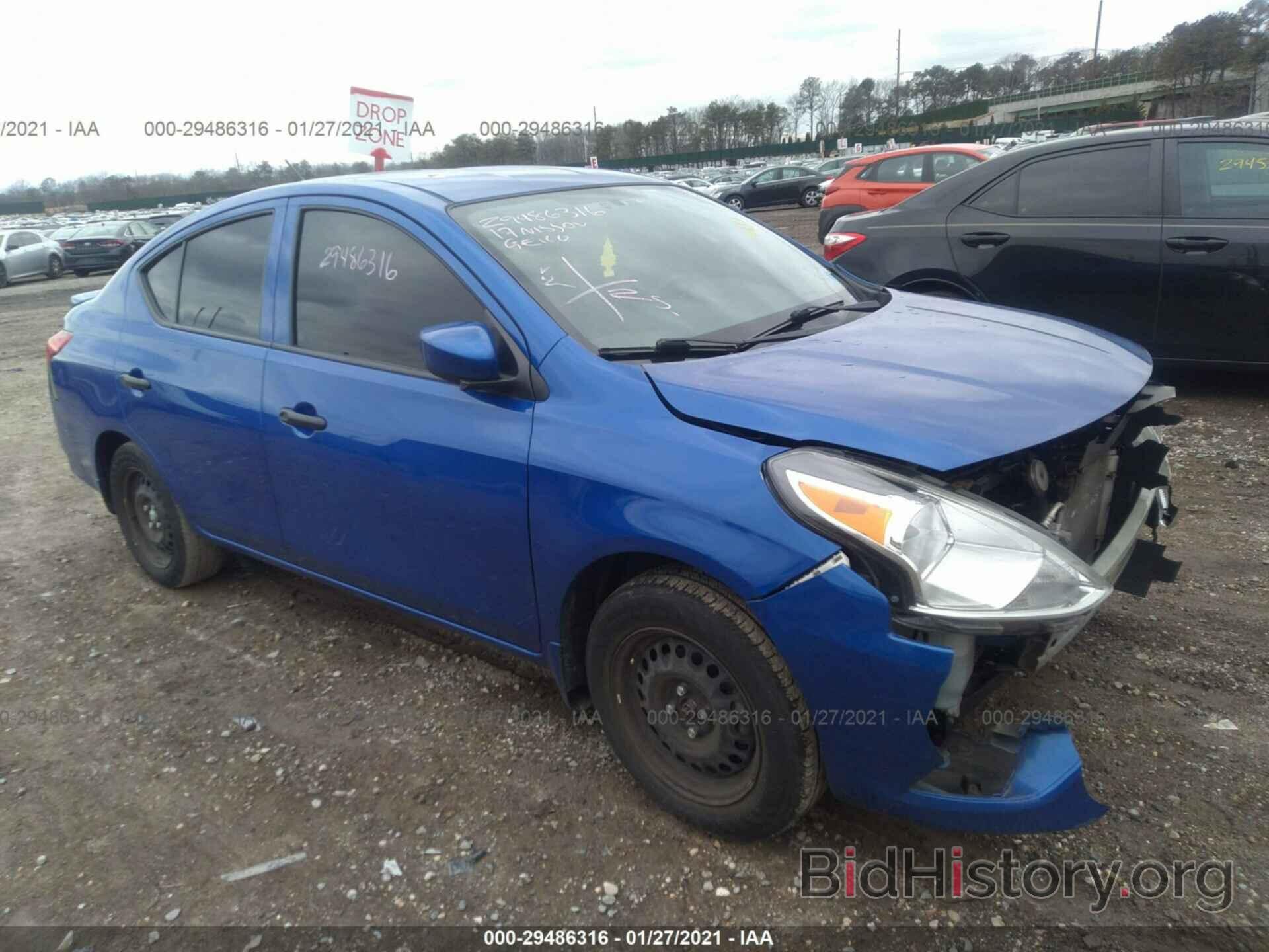 Photo 3N1CN7AP4HL821090 - NISSAN VERSA SEDAN 2017