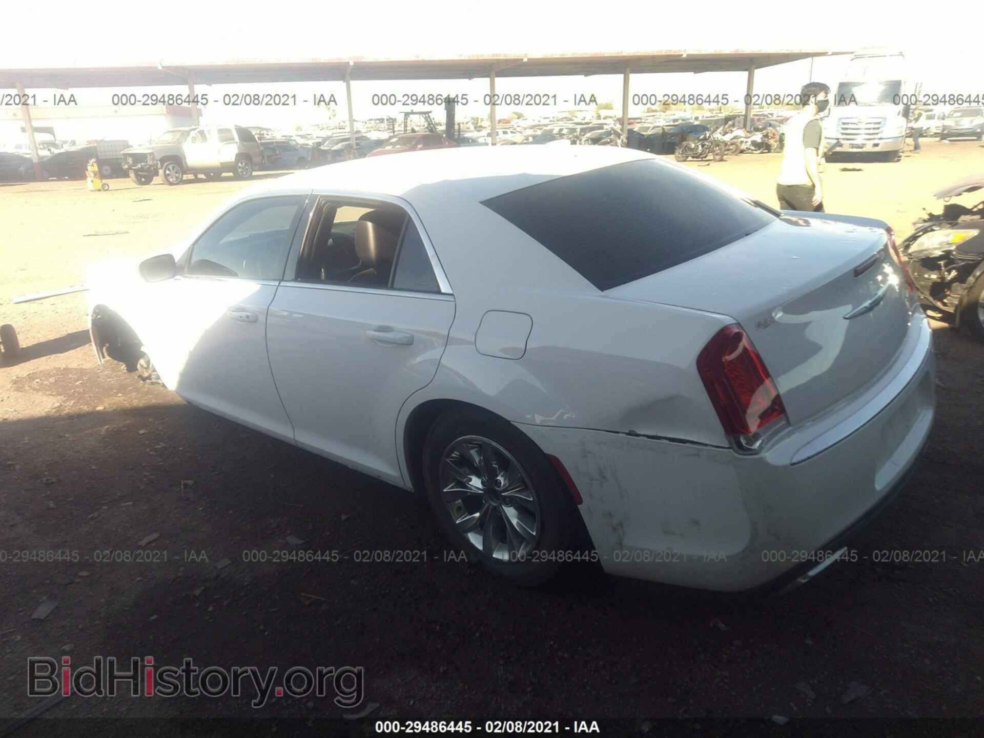 2015 CHRYSLER 300 - VIN: 2C3CCAAG1FH931072 - Фото 3