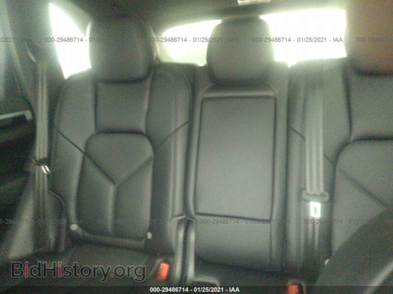 2016 Porsche CAYENNE (VIN WP1AB2A26GLA92393) — фото 8 из 14