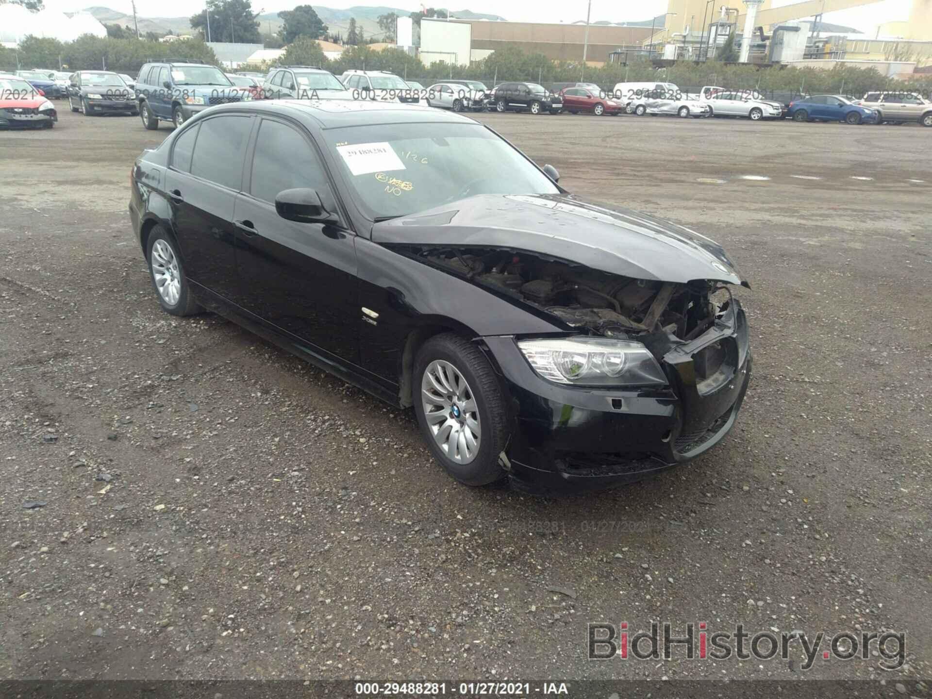 Photo WBAPK73579A453366 - BMW 3 SERIES 2009