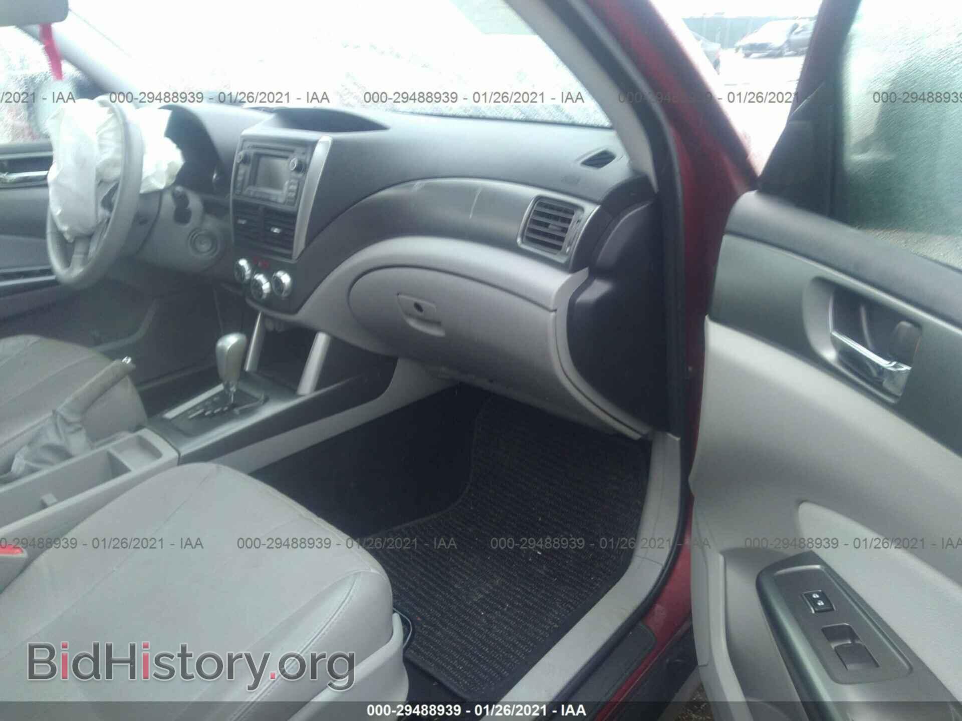 2011 SUBARU FORESTER - VIN: JF2SHAEC0BH735352 - Фото 5