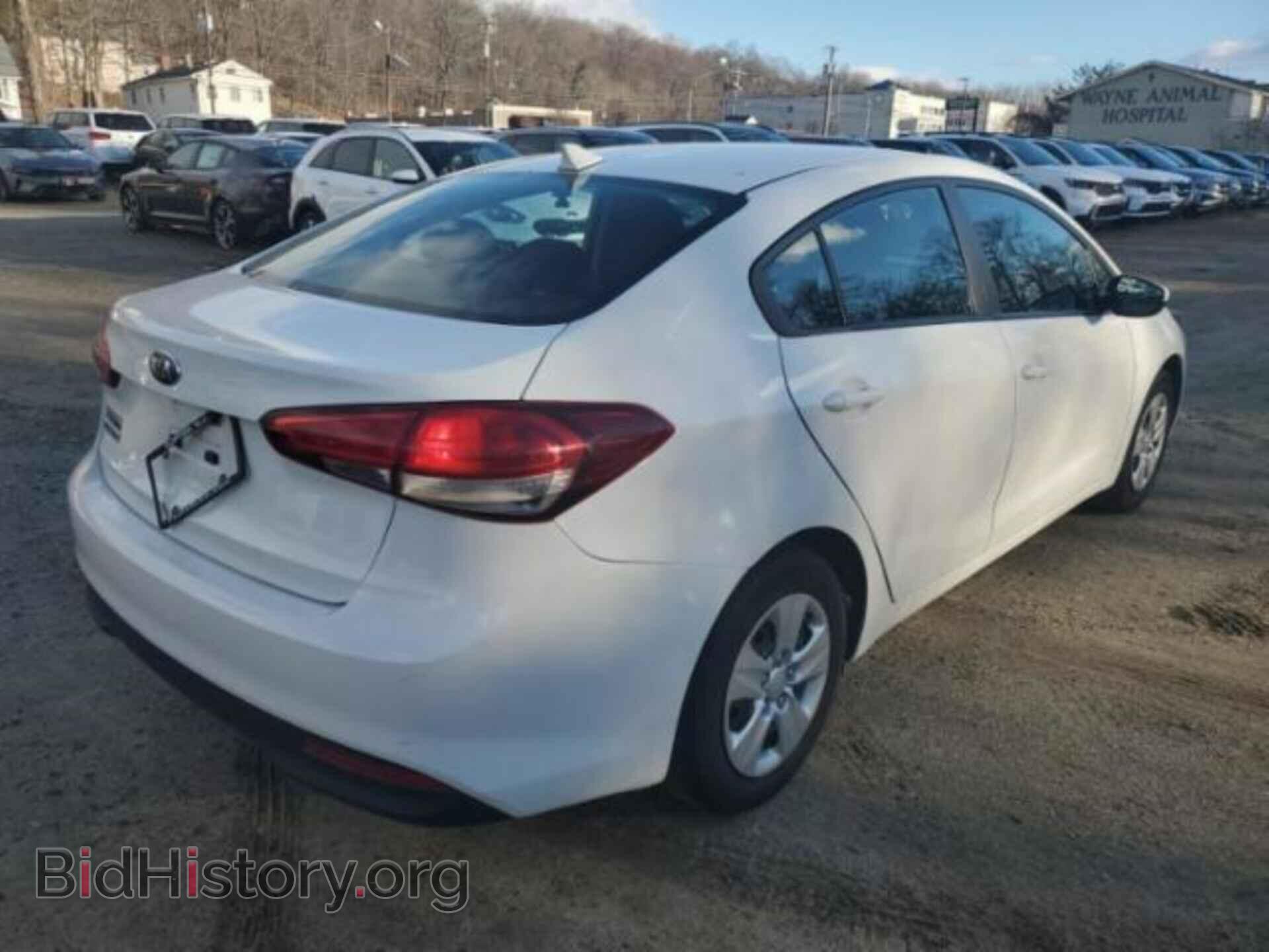2017 KIA FORTE - VIN: 3KPFK4A7XHE158985 - Photo 4