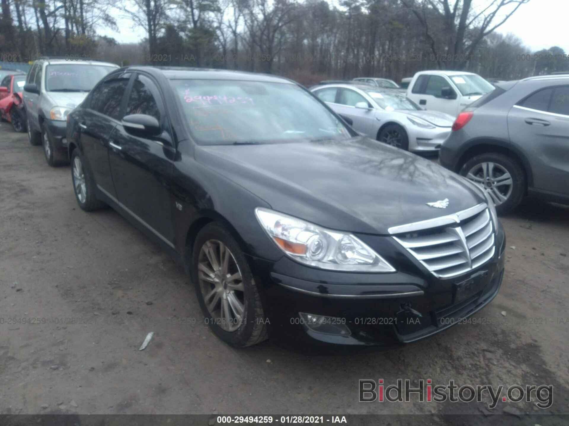 Photo KMHGC4DF0BU127267 - HYUNDAI GENESIS 2011