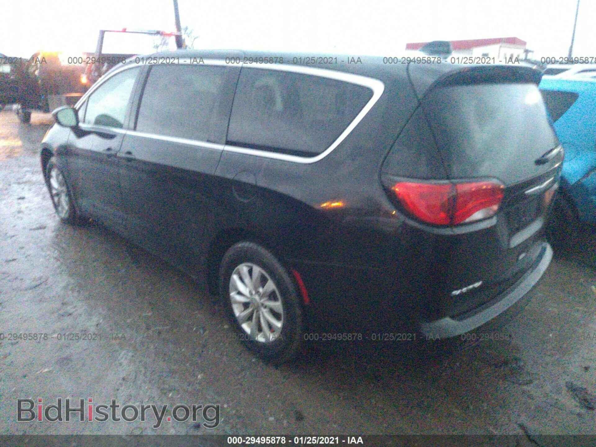 2017 CHRYSLER PACIFICA - VIN: 2C4RC1DGXHR770140 - Фото 3