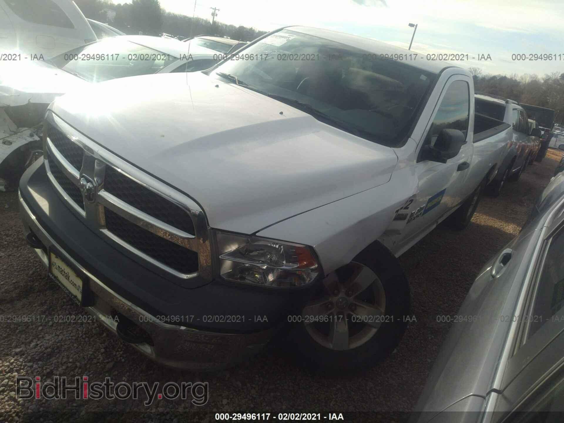 2017 RAM 1500 - VIN: 3C6JR7DT4HG628956 - Фото 2