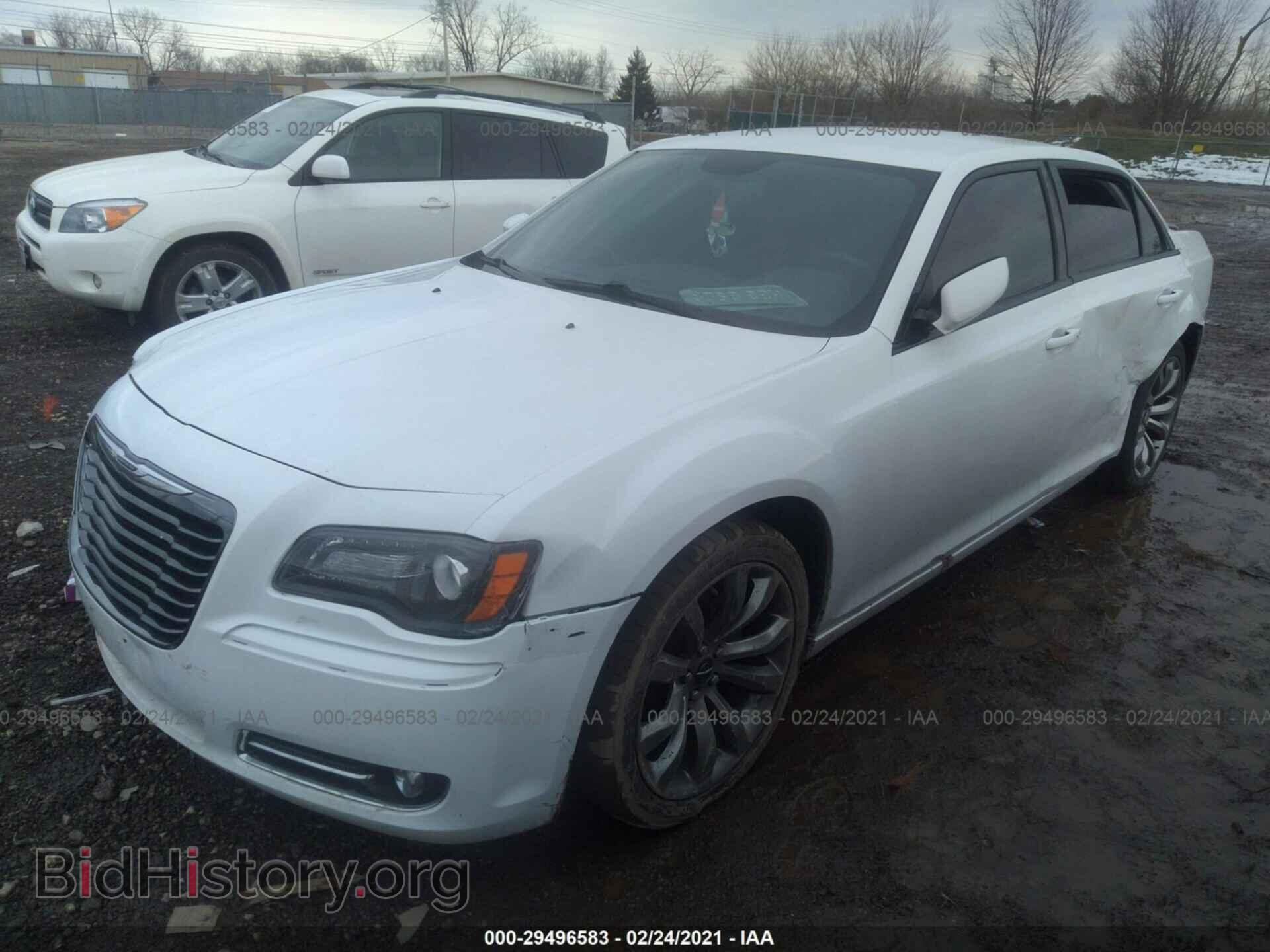 2014 CHRYSLER 300 - VIN: 2C3CCABG2EH376808 - Фото 2