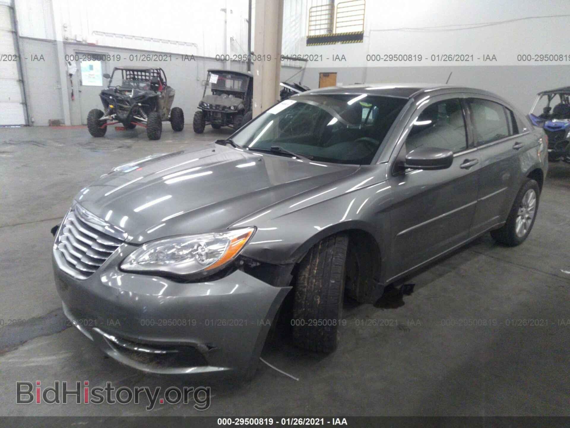 2012 CHRYSLER 200 - VIN: 1C3CCBAB7CN200045 - Photo 2